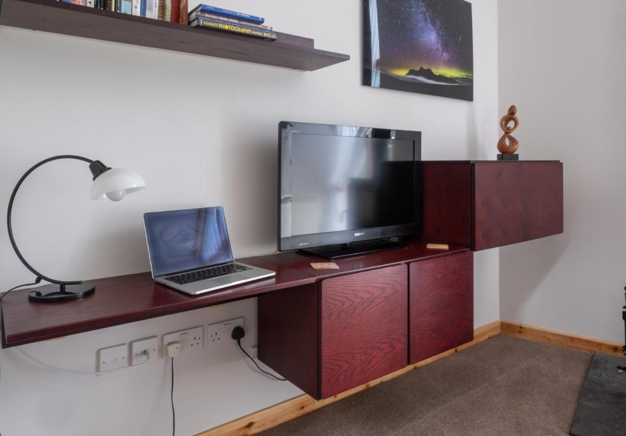 Contemporary One Bedroom Apartment Close To All Amenities In Conservation Area Tain Esterno foto